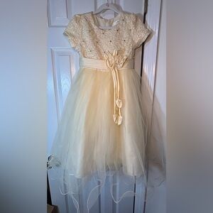 CLEARANCE W/Flaw YOUTH GIRLS SZ 10 NWT JULIETS FLOWER GIRL Champagne Dress